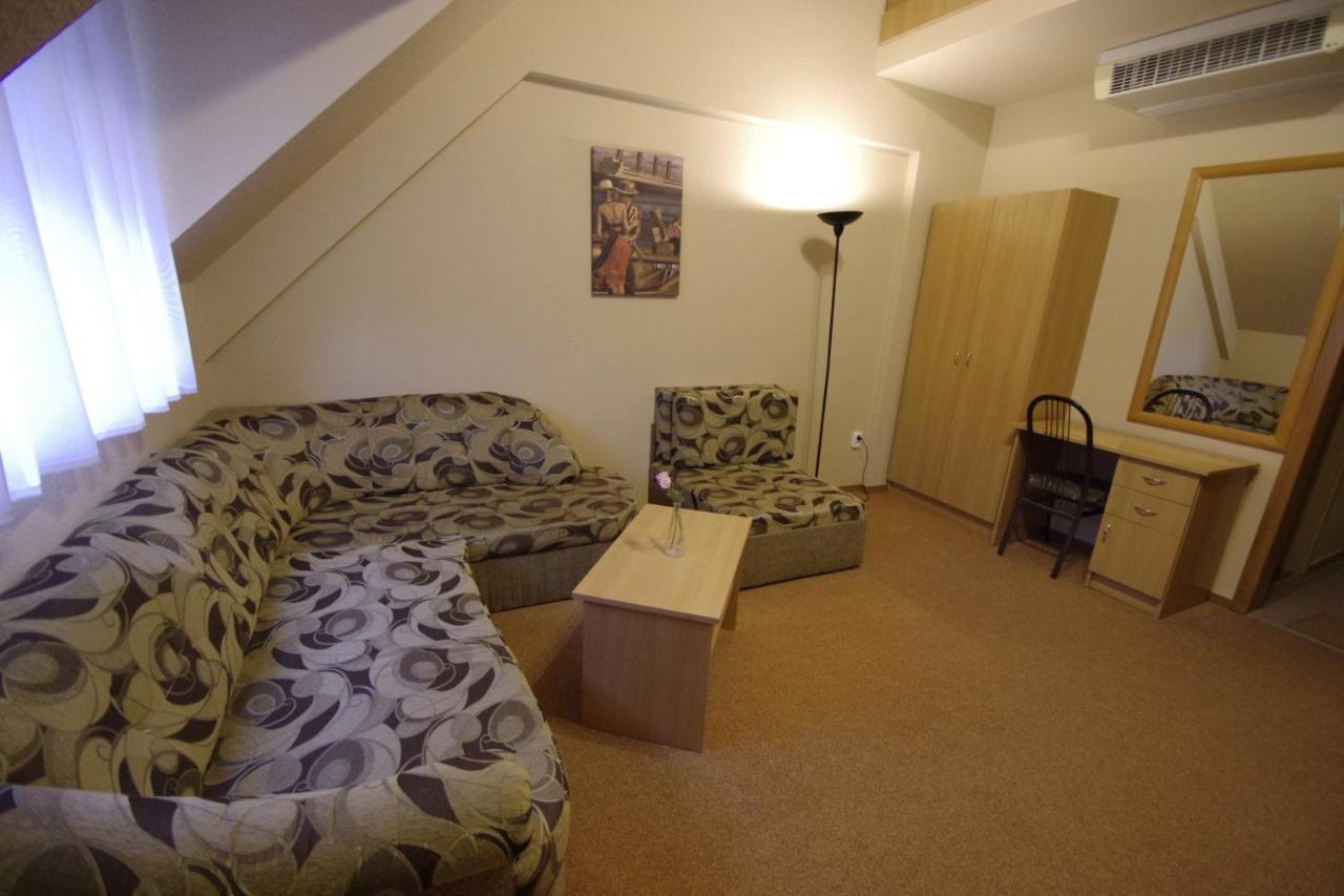 Hotel Vadaszkuert Superior Székesfehérvár Extérieur photo