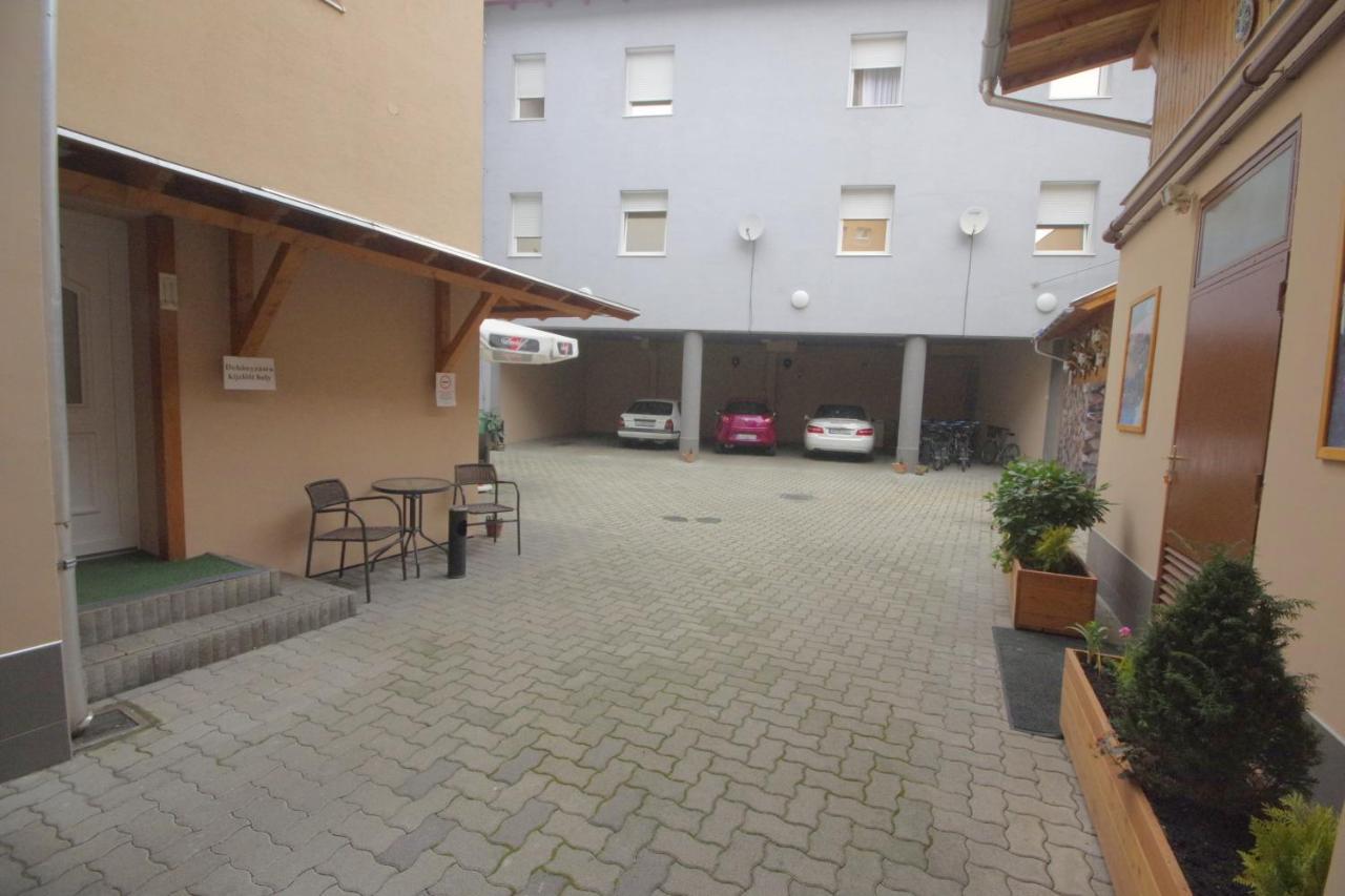 Hotel Vadaszkuert Superior Székesfehérvár Extérieur photo