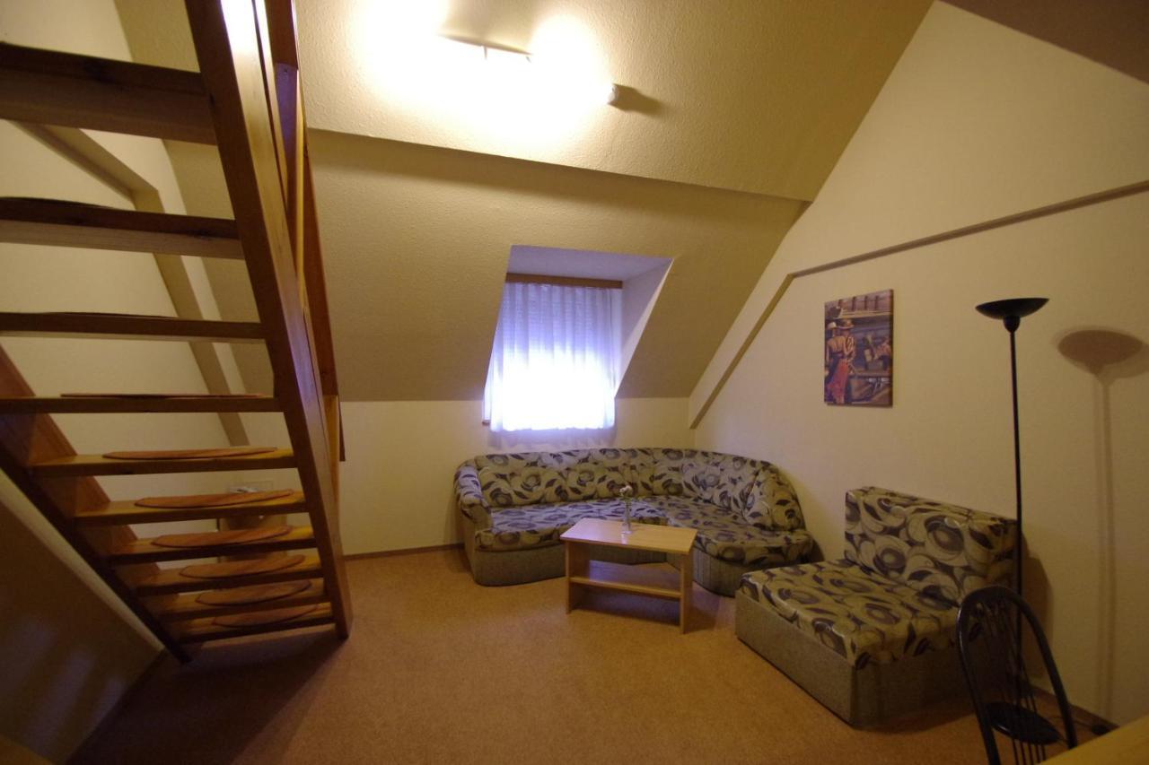 Hotel Vadaszkuert Superior Székesfehérvár Extérieur photo