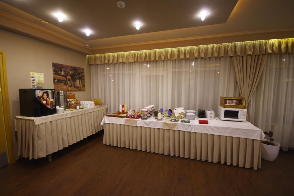 Hotel Vadaszkuert Superior Székesfehérvár Extérieur photo