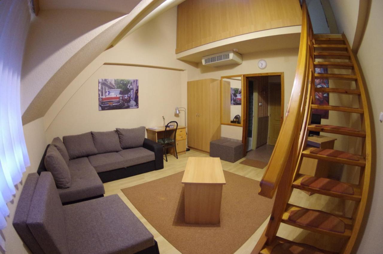 Hotel Vadaszkuert Superior Székesfehérvár Extérieur photo