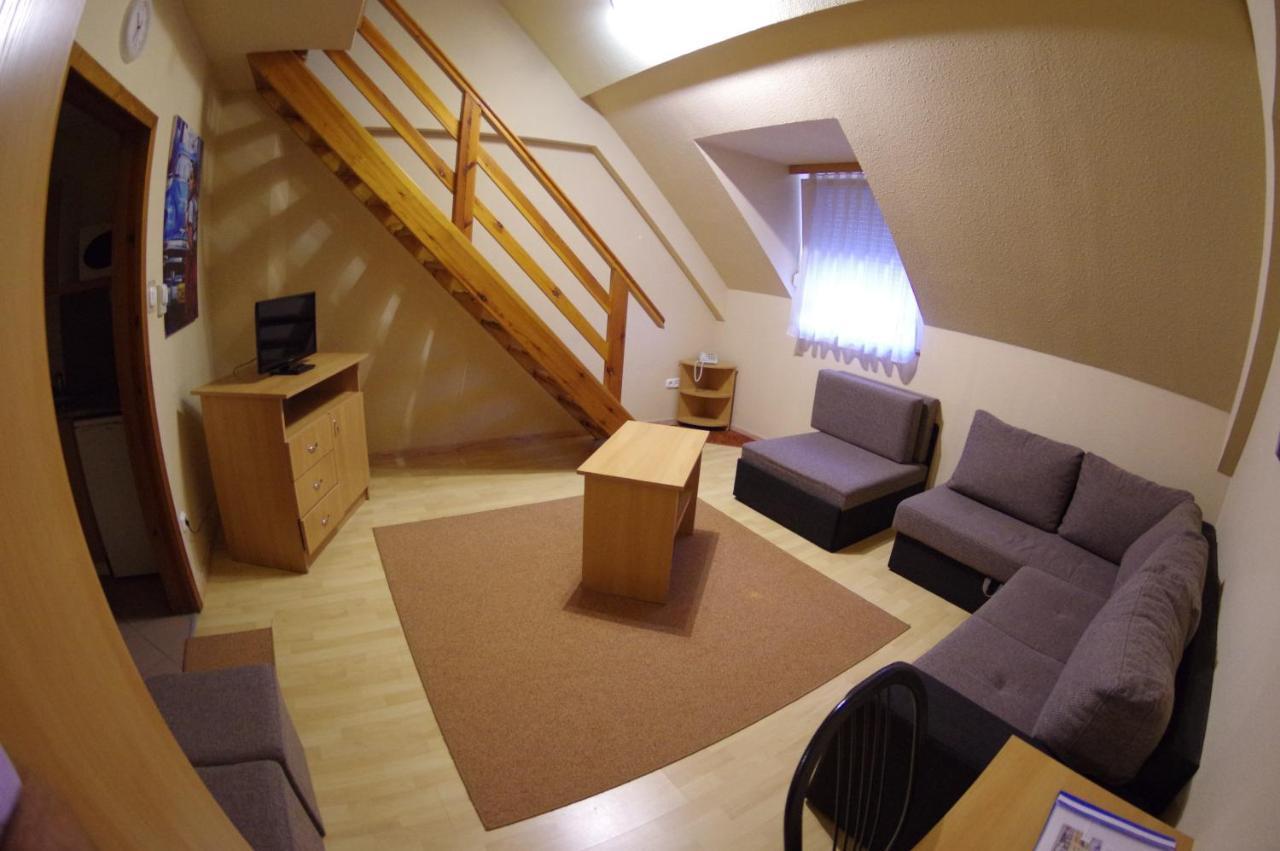 Hotel Vadaszkuert Superior Székesfehérvár Extérieur photo